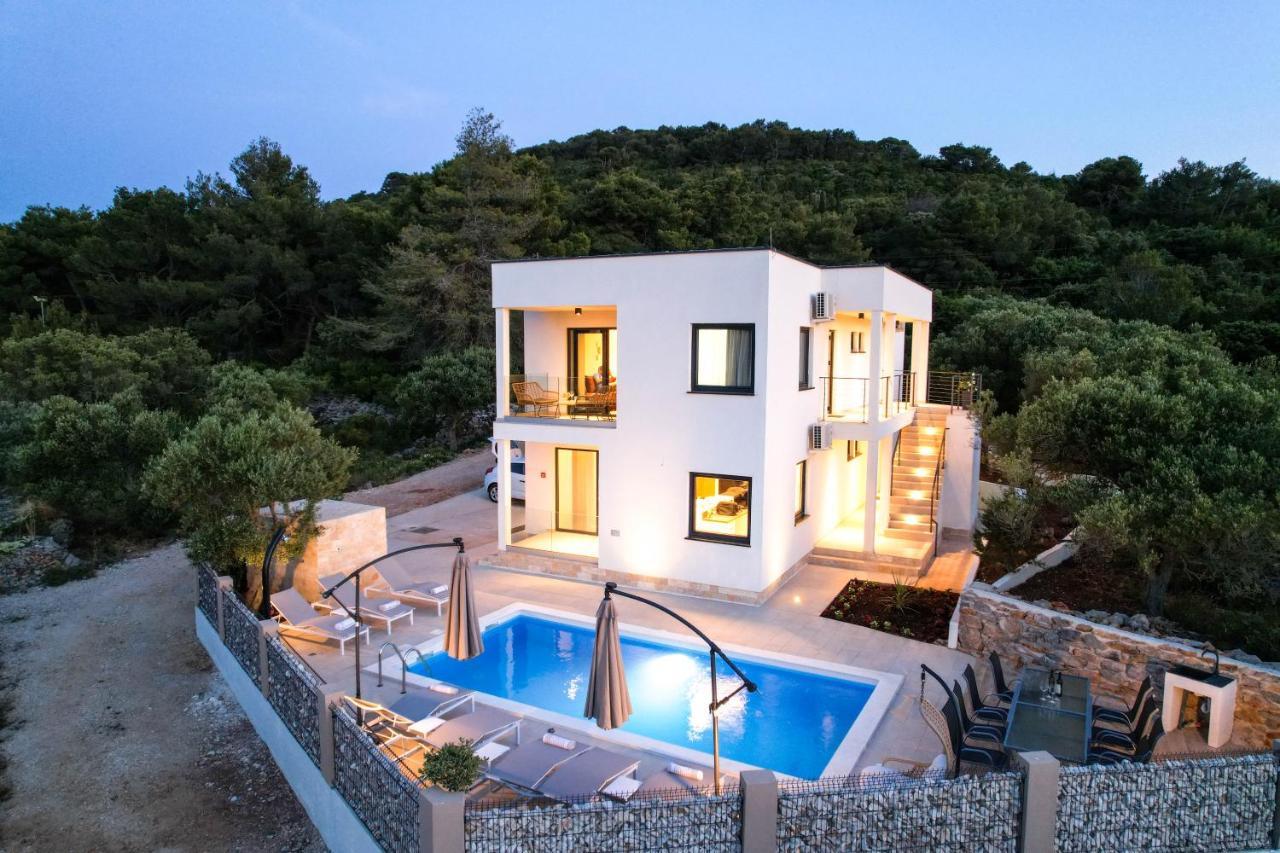 Luxury Mauro With Heated Pool Božava